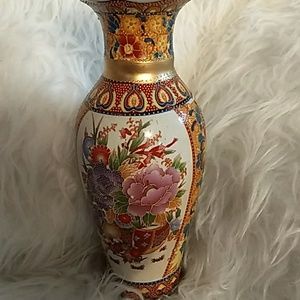 Beautiful small vase. Very colourful, 8" tall.